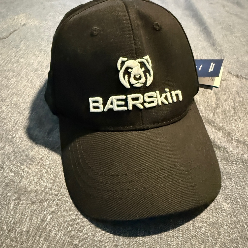 Bearskin Men’s Black Hat – New With Tags